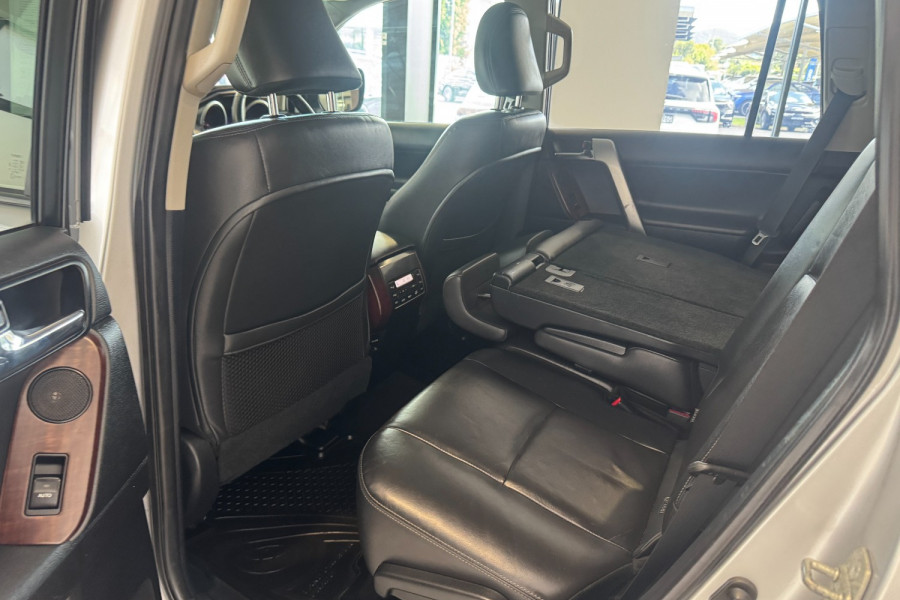 2014 Toyota LandCruiser Prado GDJ150R VX SUV Image 14