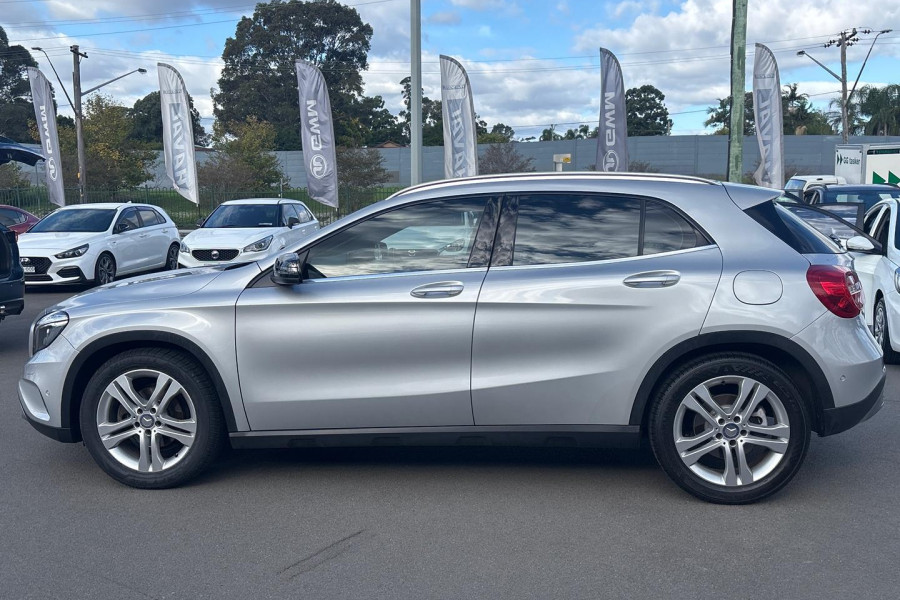 2016 Mercedes-Benz GLA-Class X156 GLA200 SUV Image 6