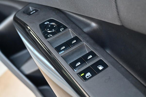 2025 BMW X3 G45 30e xDrive SUV image 19
