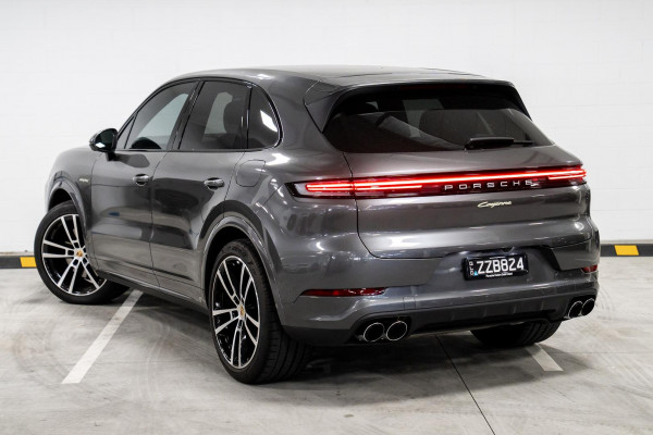 2024 Porsche Cayenne 9YB E-Hybrid SUV image 2