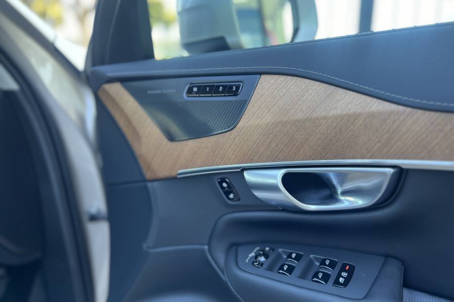 2024 Volvo XC90 L Series Ultimate B5 Bright SUV Image 10