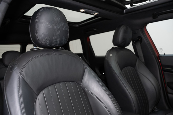 2021 MINI Clubman Cooper S MINI Yours SUV Image 4