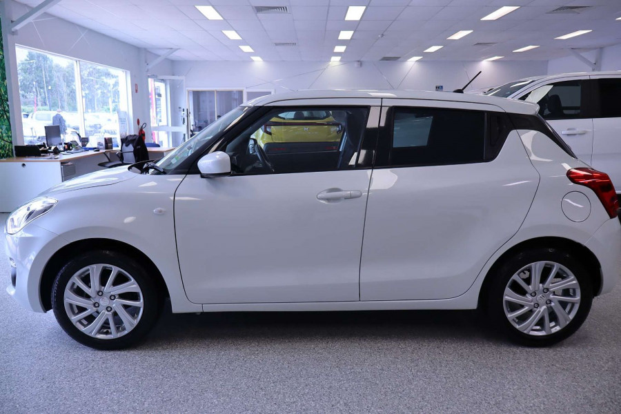2023 Suzuki Swift AZ Series II GL Hatch Image 4