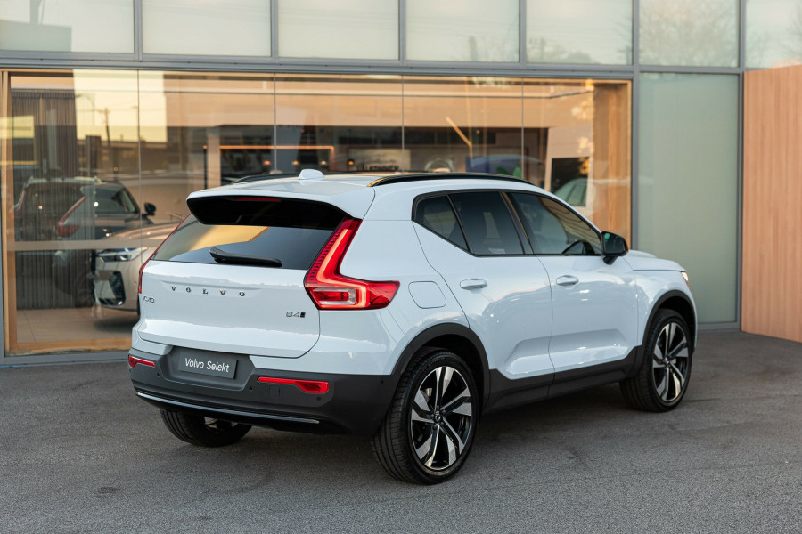 2025 MY26 Volvo XC40 XZ Ultra B4 Dark SUV Image 2