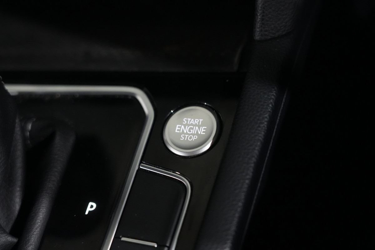 2023 Volkswagen Passat 206TSI R-Line SUV