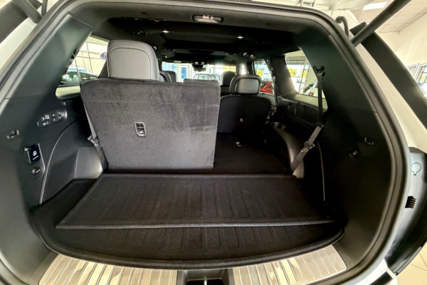 2026 Hyundai Palisade Calligraphy Black Ink SUV Image 14