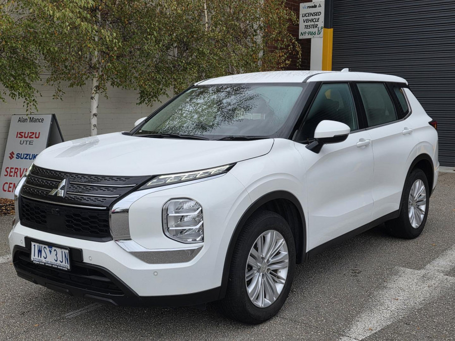 2023 Mitsubishi Outlander ZM ES SUV Image 3