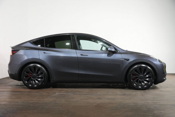 2023 Tesla Model Y  Performance SUV Image 4