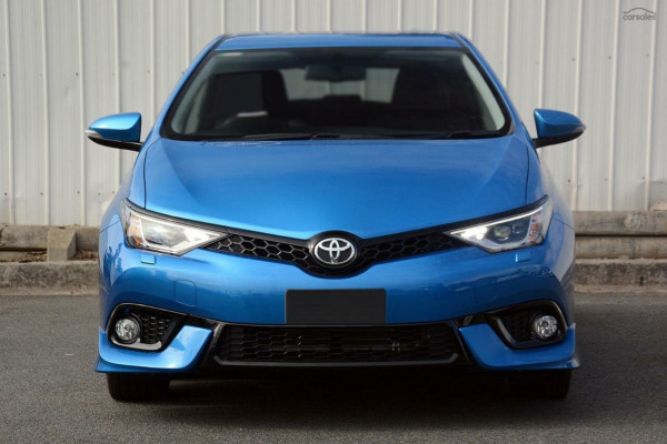 2017 Toyota Corolla ZRE182R ZR Hatch Image 2