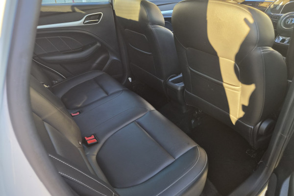 2021 MG ZS AZS1 Essence SUV Image 9