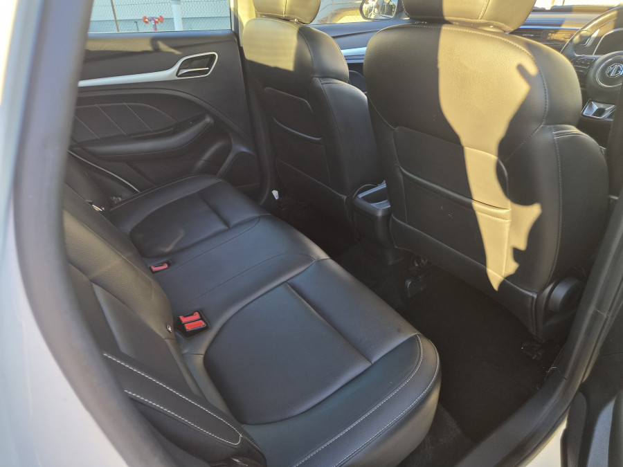 2021 MG ZS AZS1 Essence SUV Image 9