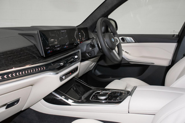 2026 BMW X7 G07 LCI xDrive40d M Sport SUV image 8