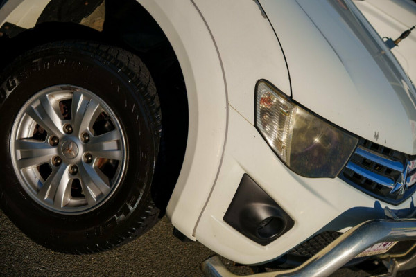 2013 MY14 Mitsubishi Triton MN GLX Ute Image 6