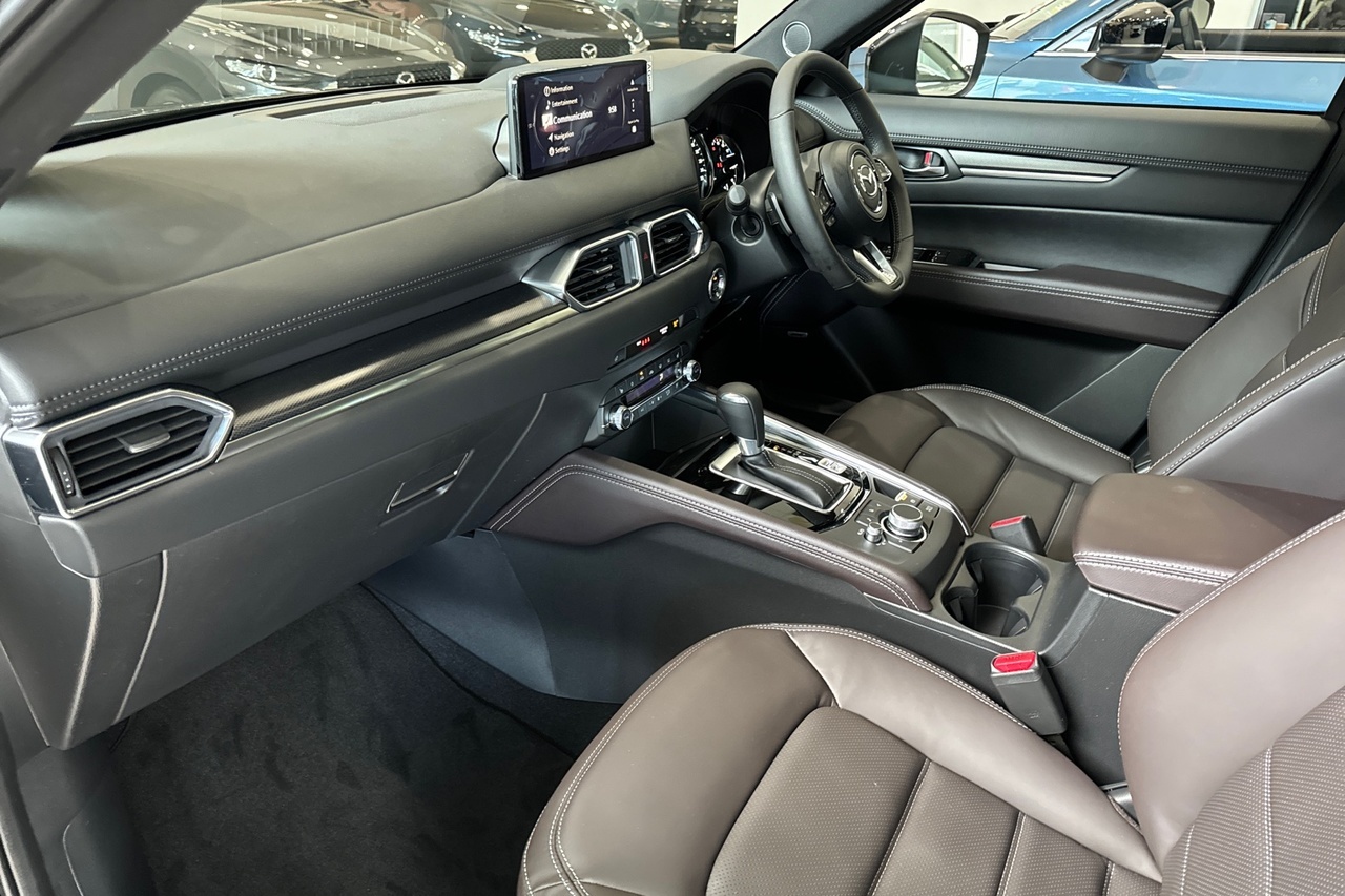 2025 MY24 Mazda CX-5 KF Series G35 Akera SUV Image 17