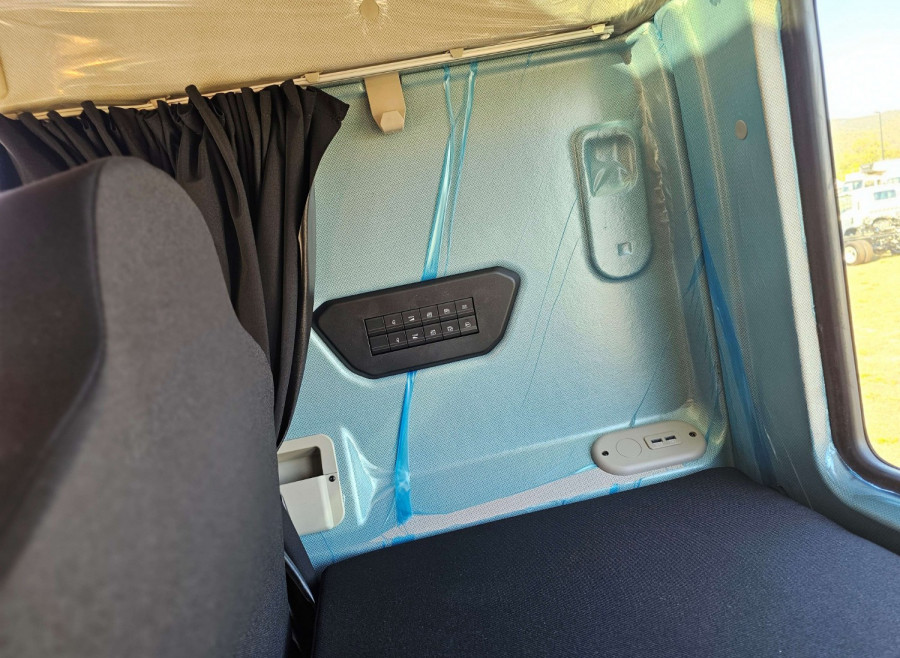 2025 Iveco S-way AXLE RIGIDS Cab Chassis Image 12