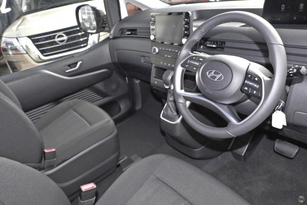 2026 Hyundai Staria Load US4.V3  Van Image 7