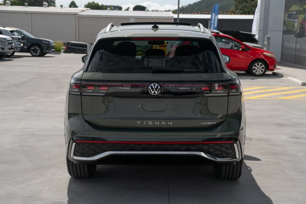 2026 Volkswagen Tiguan CT 200TSI eHybrid R-Line SUV Image 5