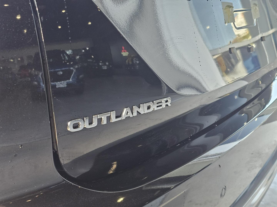 2025 Mitsubishi Outlander ZM Exceed SUV Image 21