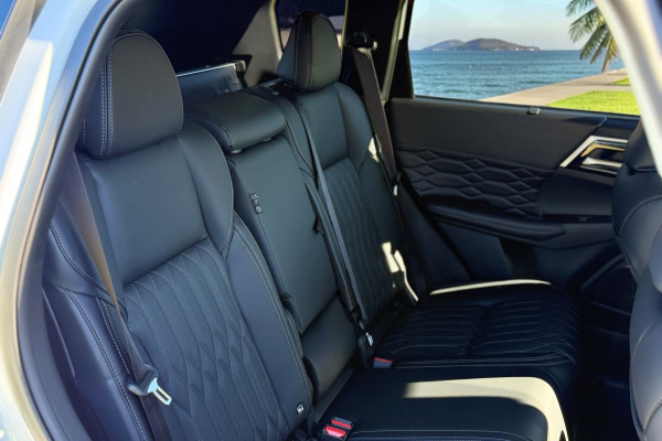 2025 Mitsubishi Outlander ZM Exceed SUV Image 8