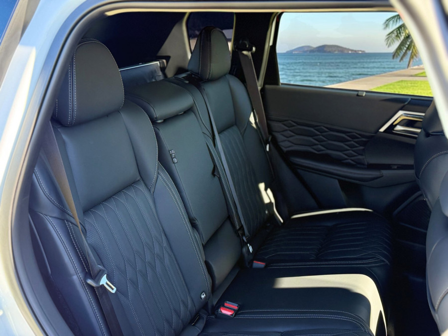 2025 Mitsubishi Outlander ZM Exceed SUV Image 8
