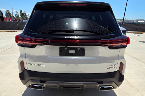 2026 MY25 LDV D90 Executive Wagon Image 4
