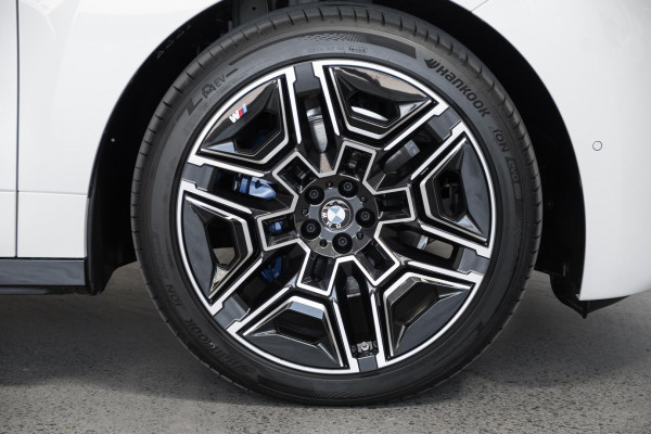 2026 MY25 BMW iX I20 xDrive45 M Sport SUV image 22