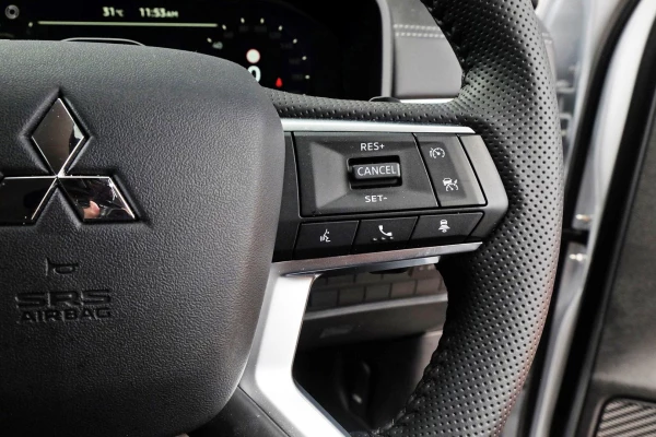2025 Mitsubishi Outlander ZM LS SUV Image 13