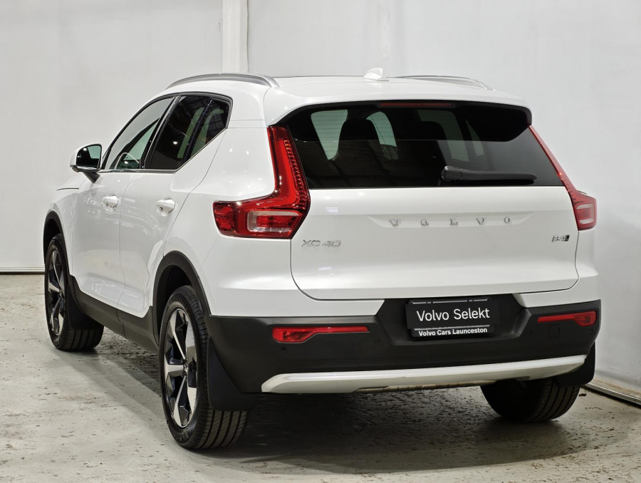 2025 MY26 Volvo XC40 XZ Ultra B4 Bright SUV Image 2
