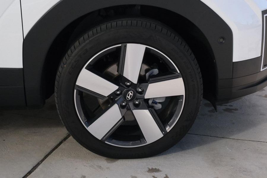 2025 Hyundai Santa Fe MX5.V1 Hybrid SUV Image 22