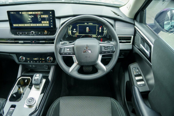 2025 Mitsubishi Outlander ZM LS SUV Image 10