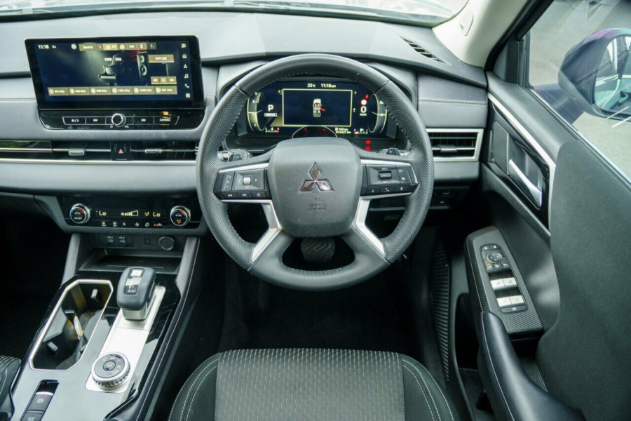 2025 Mitsubishi Outlander ZM LS SUV Image 10