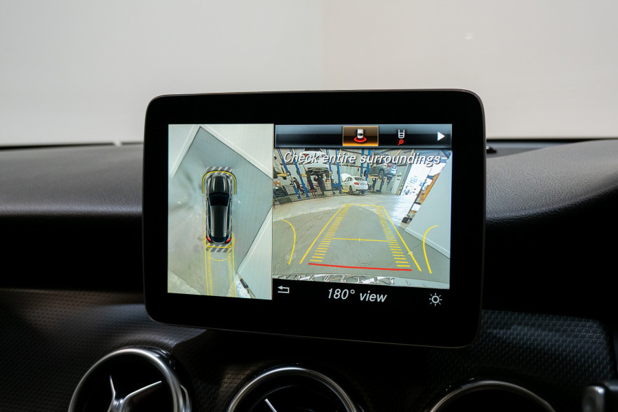 2017 Mercedes-Benz GLA-Class 180 SUV Image 21