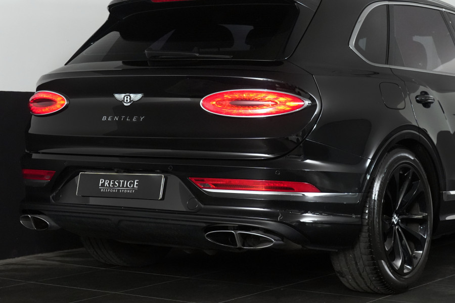 2024 Bentley Bentayga V8 SUV Image 8