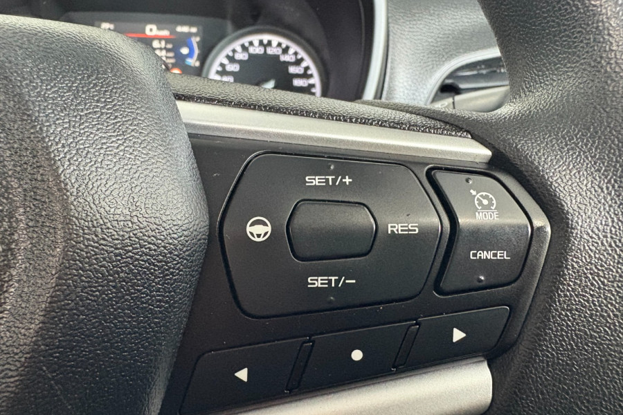 2021 MY22 Isuzu D-MAX RG SX High Ride Cab Chassis Image 9