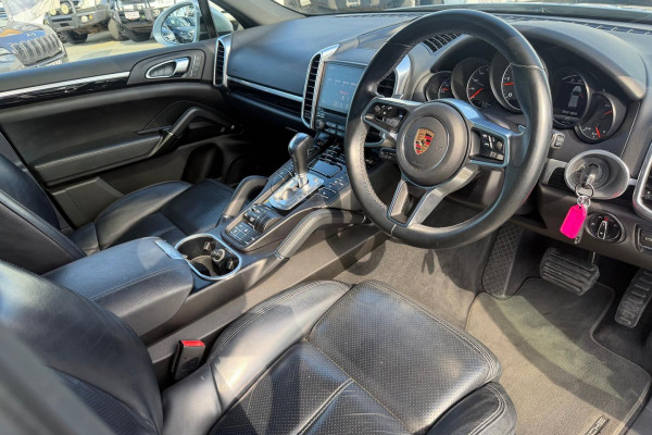 2016 MY17 Porsche Cayenne 92A Platinum Edition SUV Image 16