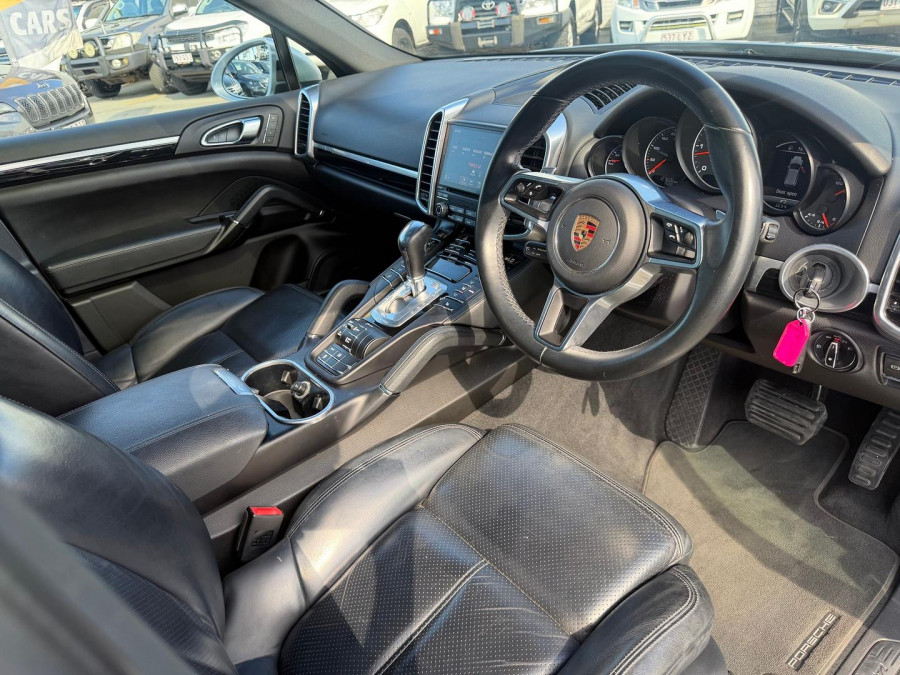 2016 MY17 Porsche Cayenne 92A Platinum Edition SUV Image 16