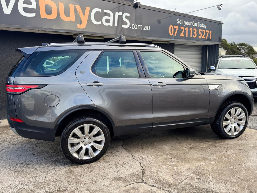 2018 Land Rover Discovery Series 5 HSE Luxury SUV Image 4