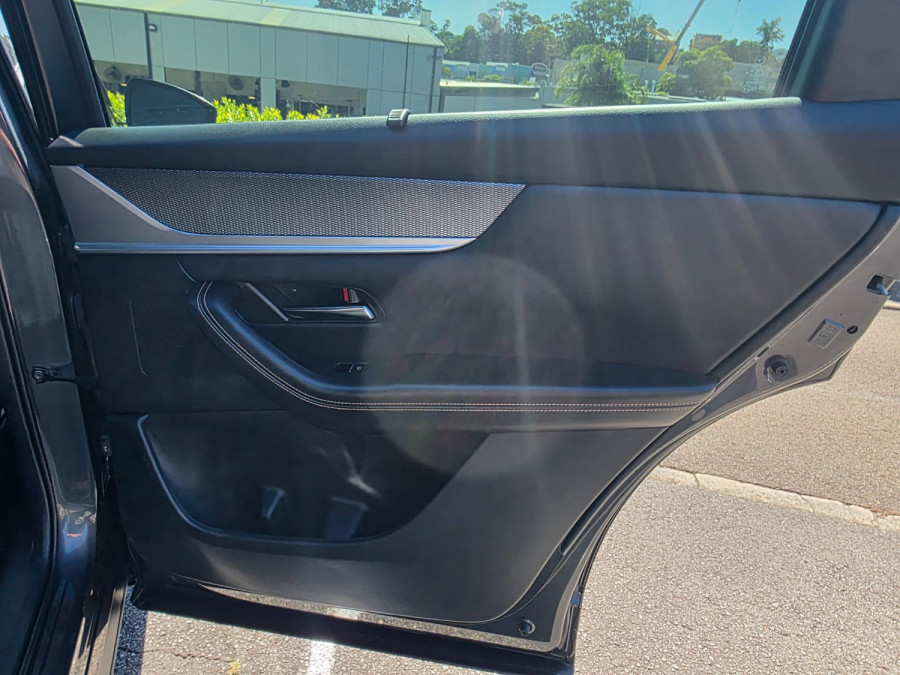2025 Mazda CX-80 KL G40e Azami SUV Image 28