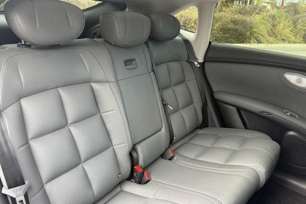 2025 MG IM6 S12L Performance SUV Image 15