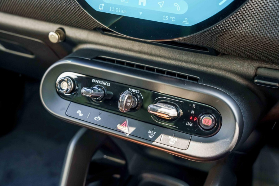 2026 MINI Cooper J01 SE Favoured Hatch