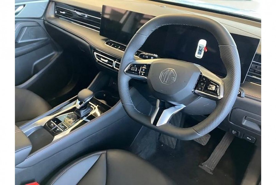 2024 MY24.5 MG HS AS33 Essence SUV Image 11