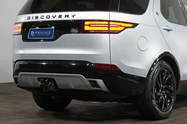 2020 Land Rover Discovery Series 5 SDV6 Landmark SUV image 8