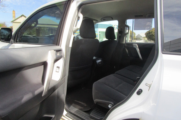 2015 Toyota LandCruiser Prado GDJ150R GXL SUV Image 17