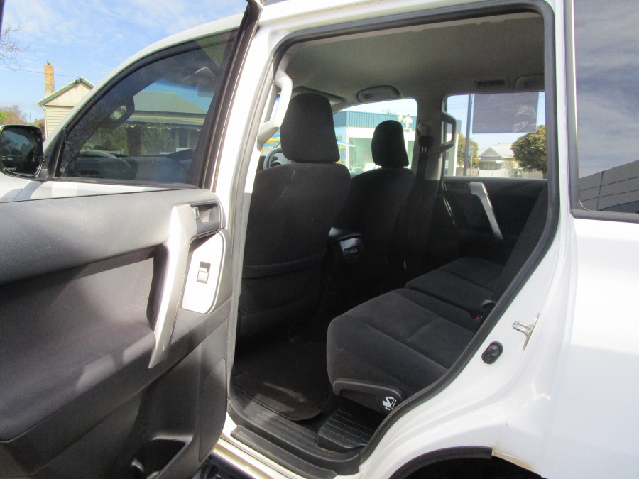 2015 Toyota LandCruiser Prado GDJ150R GXL SUV Image 17