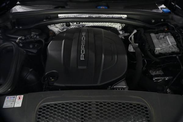 2021 Porsche Macan SUV image 33
