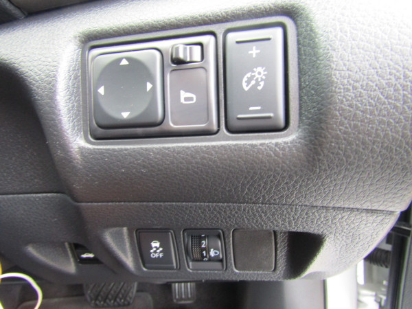 2014 Nissan Pulsar B17 ST Sedan