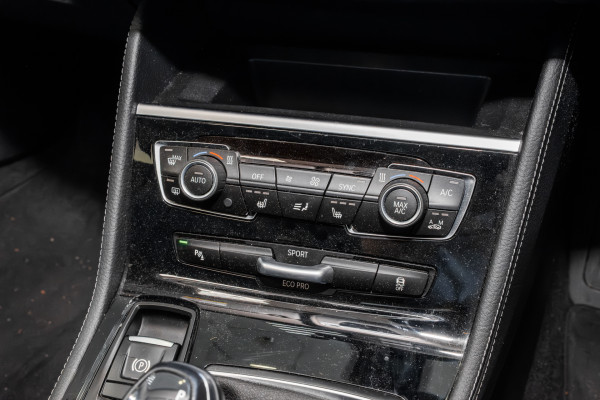 2015 BMW 2 Series 220i Sport Line Hatch Image 17