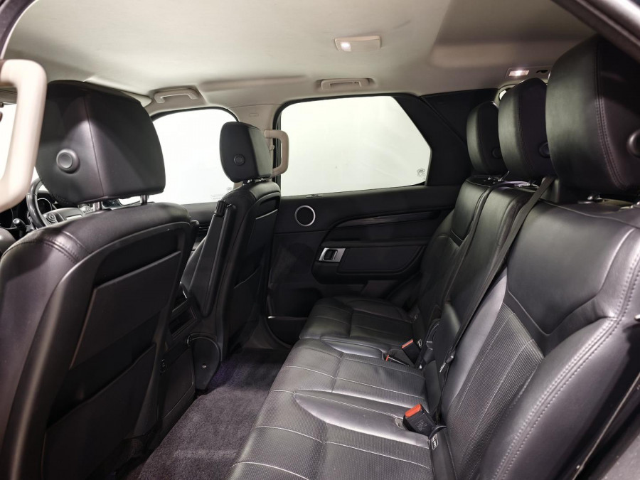 2017 Land Rover Discovery Series 5 SE SUV Image 4