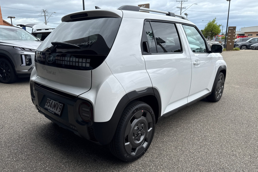 2025 Hyundai Inster  Cross SUV Image 7