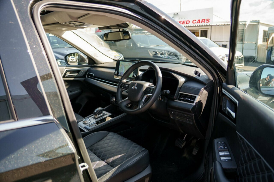 2023 MY24 Mitsubishi Outlander ZM Exceed SUV Image 18